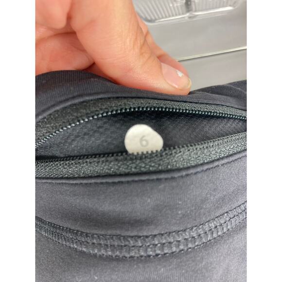 Lululemon Groovy Run Short in Black Size 6 - Picture 5 of 5